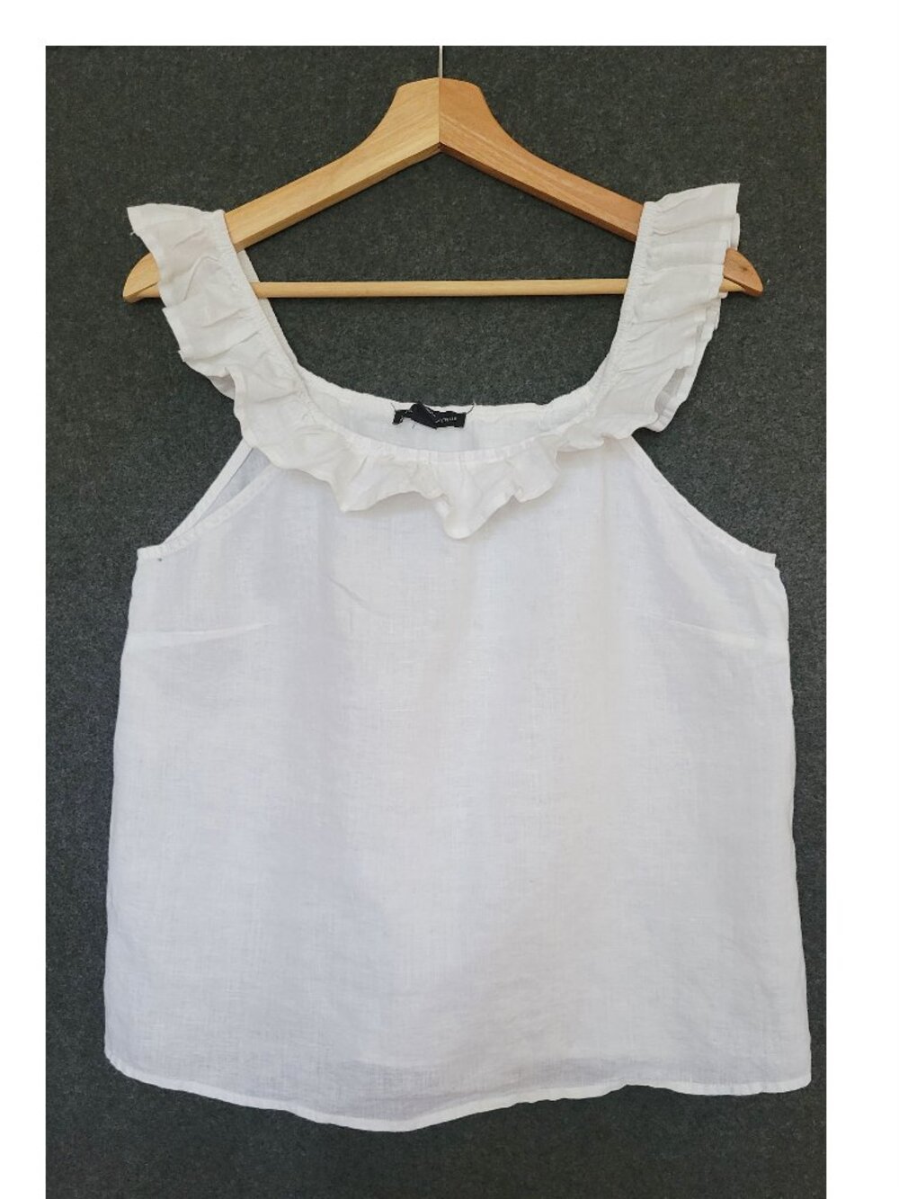 Saks Fifth Avenue White Linen Ruffled Scoop Neckline Relaxed Cami Casual Chic M